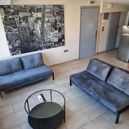 Roomotel.com Aparthotel 3*