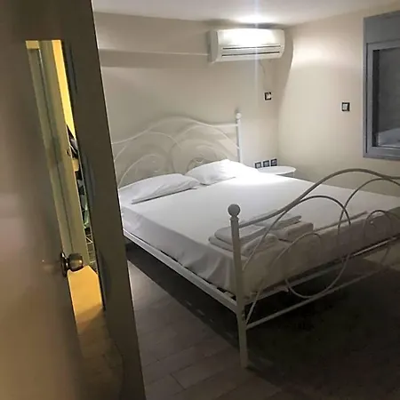 Roomotel Apart-hotel Chalkís