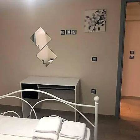 Roomotel Apart Otel Chalkís