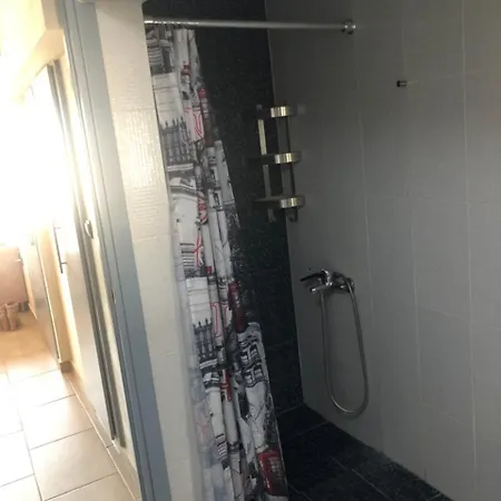 Ξενοδοχείο με διαμερίσματα Roomotel