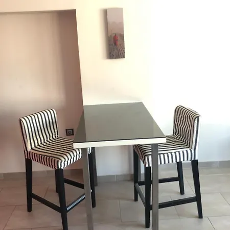 Ξενοδοχείο με διαμερίσματα Roomotel