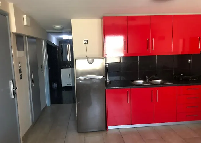 Roomotel Aparthotel 3*