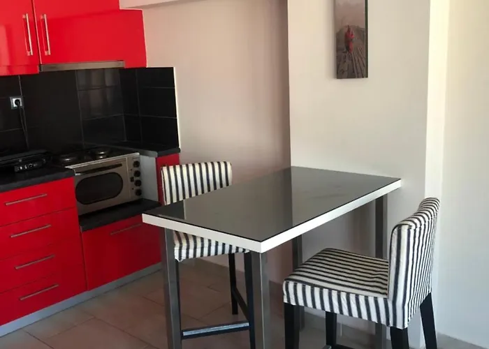 Roomotel Aparthotel 3*